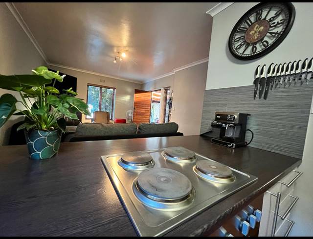 2 BEDROOM HOUSE FOR SALE IN OAKGLEN